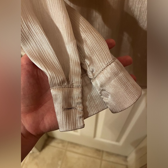 Women’s Nasty Gal Light Pink Silky Button Down Textured Satin Top - Picture 6 of 7